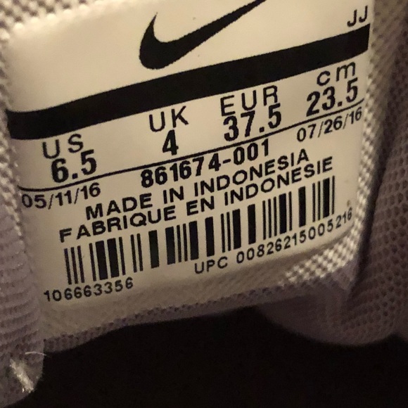 Nike Women's Air Max Thea SE Running Shoe - Picture 8 of 8